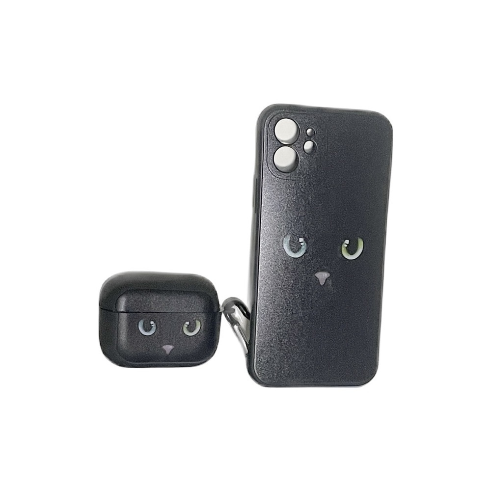Black Cat Lover's iPhone 14 Plus & Airpods Pro Combo